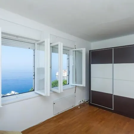 Διαμέρισμα Rea-three Bedroom With Sea View